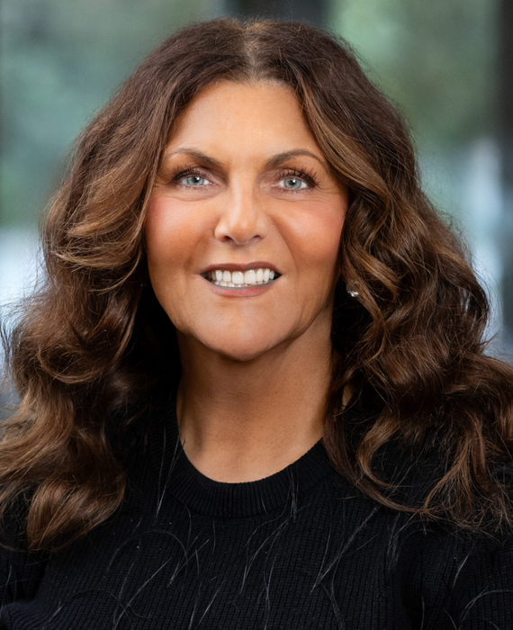 Photograph of Lisa McMinn